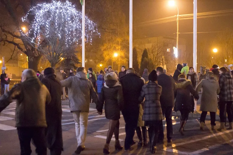 Sylwestrowa noc nad Ostrowią Mazowiecką (wideo)