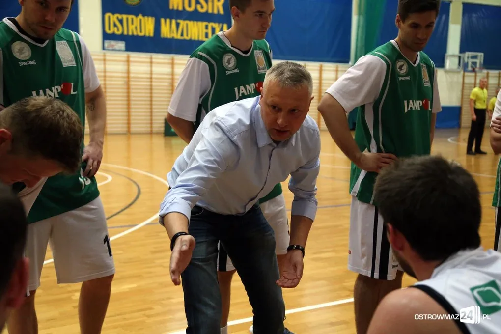 Zacięta walka Sokoła z Księżakiem (zdjęcia, wideo)