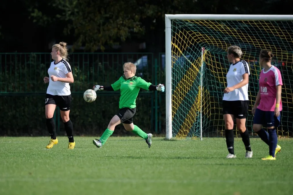 Ostrovianki ograły lidera (zdjęcia, wyniki, tabela)