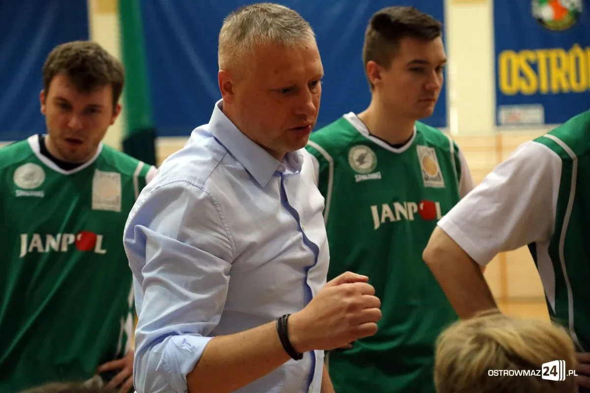 Zacięta walka Sokoła z Księżakiem (zdjęcia, wideo)