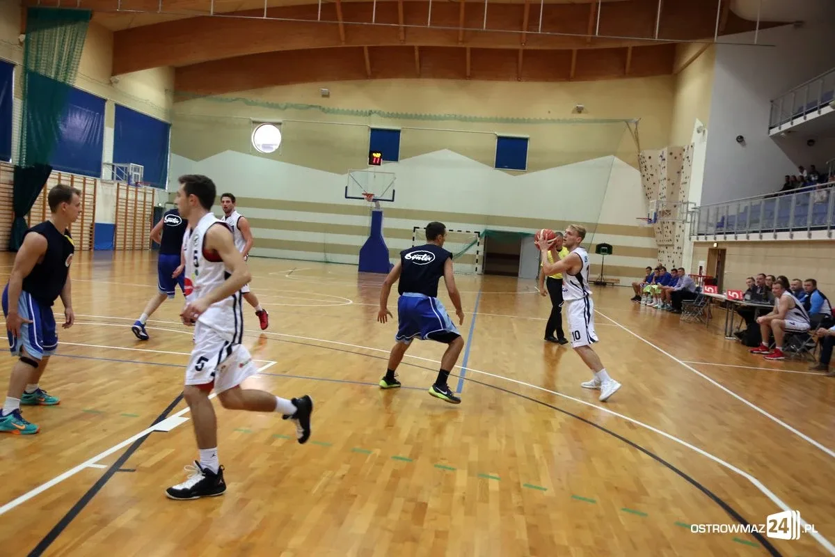 Zacięta walka Sokoła z Księżakiem (zdjęcia, wideo)
