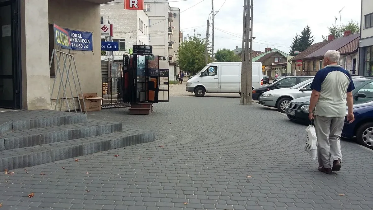 Skrzynka skarg: brak śmietnika przy ul. Batorego