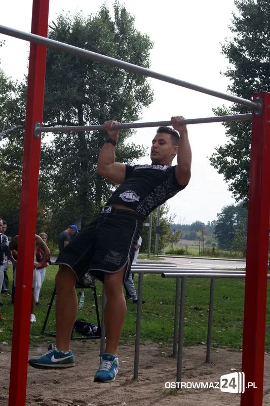 Zawody siłowe w parku Street Workout (zdjęcia)