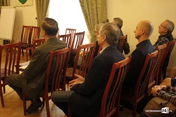 Konsultacje społeczne bez mieszkańców miasta (zdjęcia)