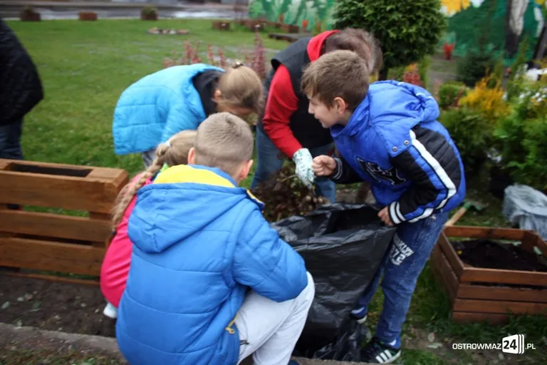 Posprzątali na "Skwerku obfitości" (zdjęcia)