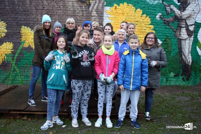 Posprzątali na "Skwerku obfitości" (zdjęcia)