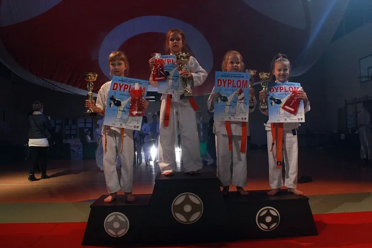 Pięć medali OKKK w Broku (zdjęcia)