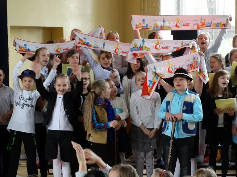 Oddali cześć św. Janowi Pawłowi II (zdjęcia)
