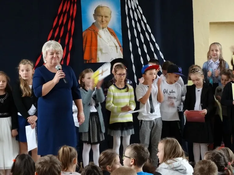 Oddali cześć św. Janowi Pawłowi II (zdjęcia)