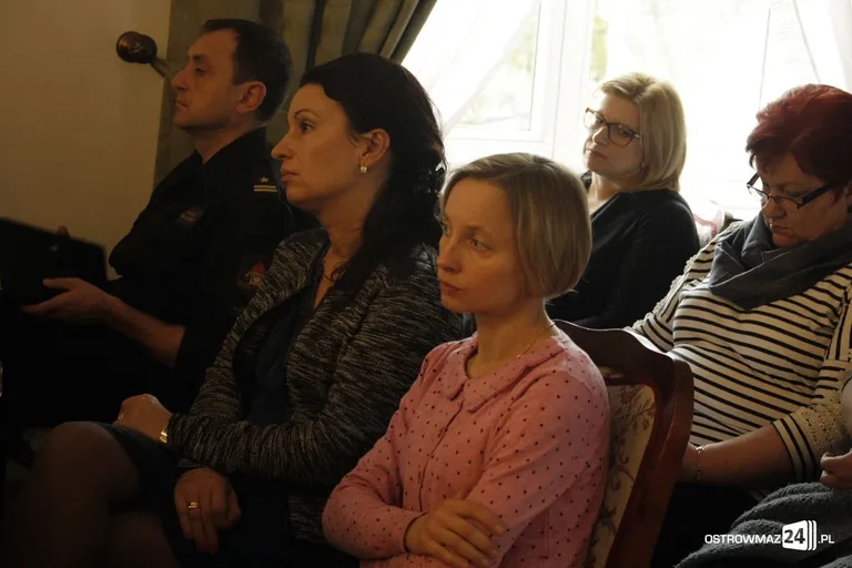 Konsultacje społeczne bez mieszkańców miasta (zdjęcia)