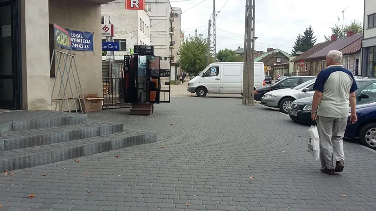Skrzynka skarg: brak śmietnika przy ul. Batorego
