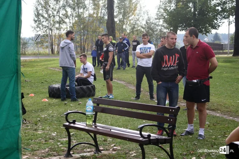 Zawody siłowe w parku Street Workout (zdjęcia)