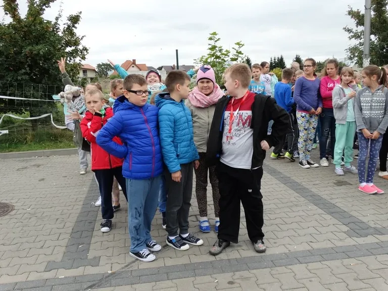 Próbna ewakuacja szkoły (zdjęcia)
