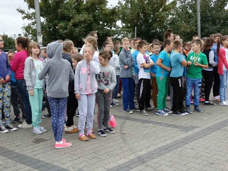 Próbna ewakuacja szkoły (zdjęcia)