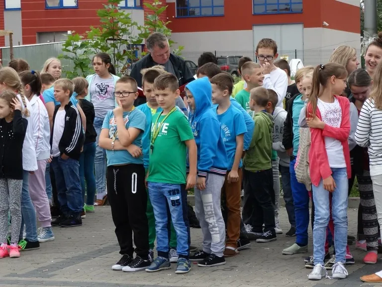 Próbna ewakuacja szkoły (zdjęcia)