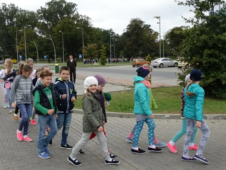 Próbna ewakuacja szkoły (zdjęcia)