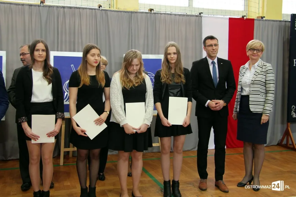 Uczniowie odebrali stypendia Prezesa Rady Ministrów