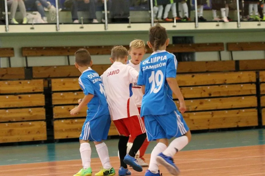 Silna defensywa AMP Gool (zdjęcia, wideo)