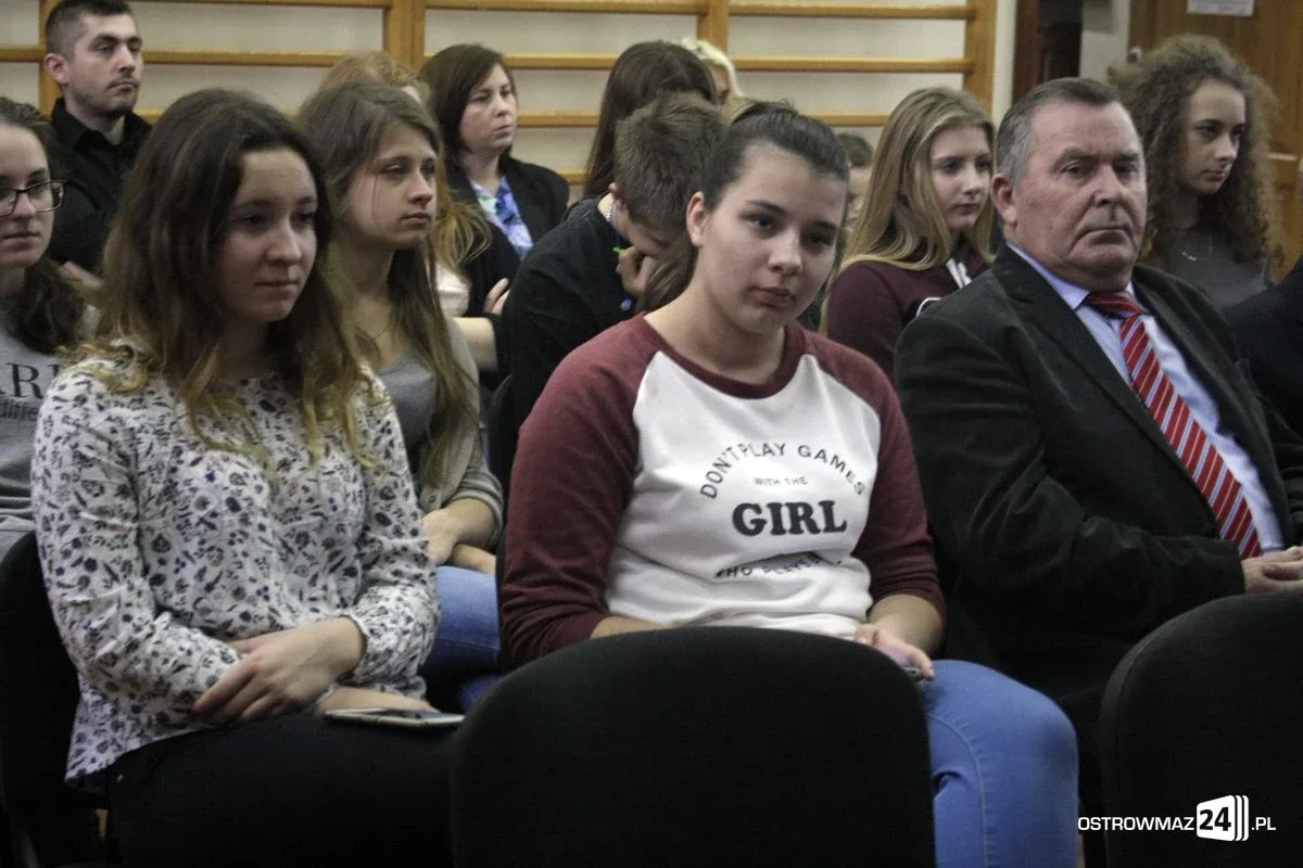 Debata na temat bezpieczeństwa (zdjęcia)