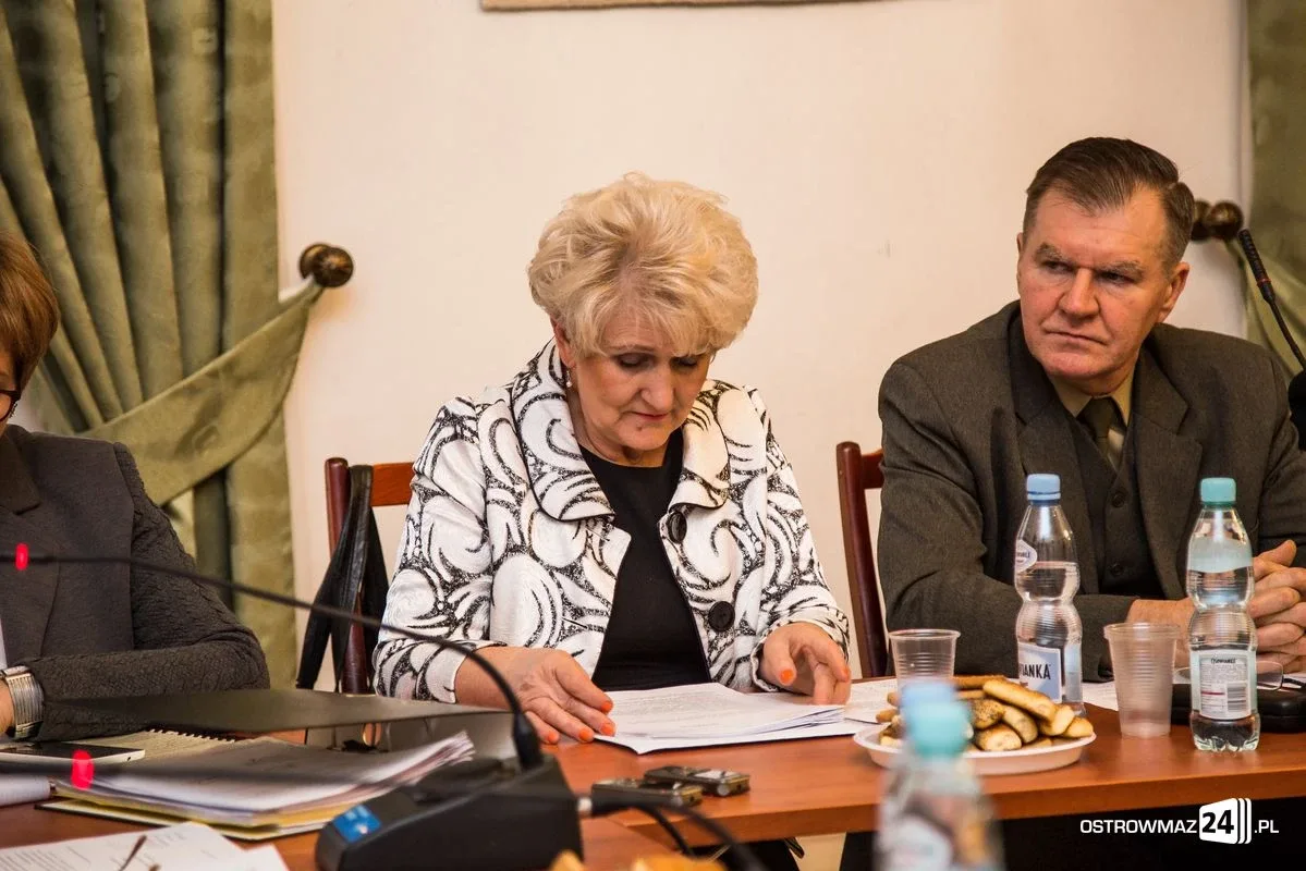 Dyskusje o stypendiach i nasycalni na sesji (zdjęcia)