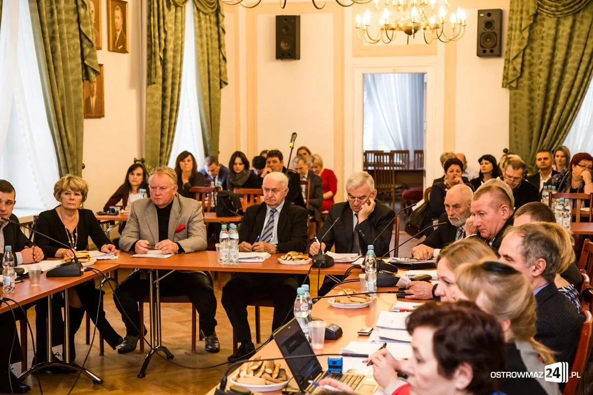 Dyskusje o stypendiach i nasycalni na sesji (zdjęcia)