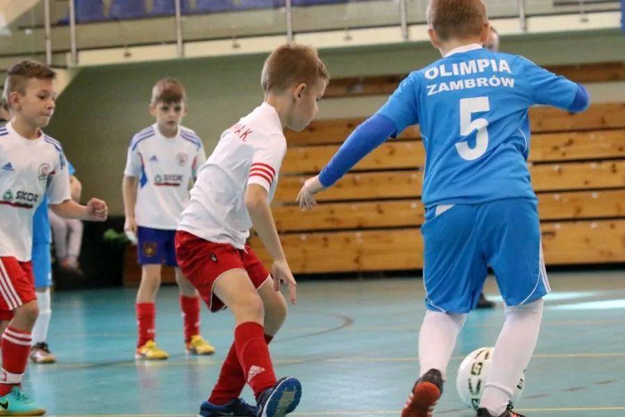 Silna defensywa AMP Gool (zdjęcia, wideo)