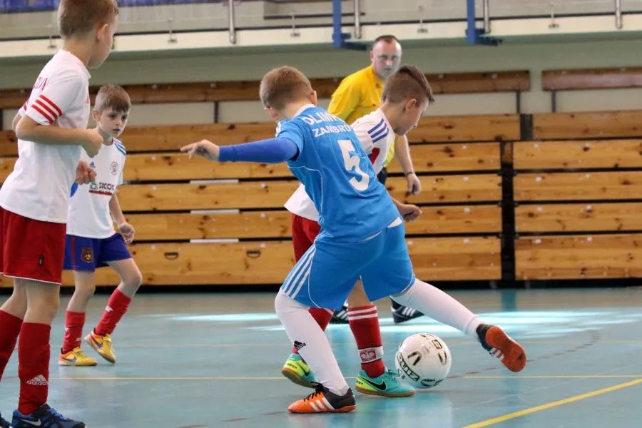 Silna defensywa AMP Gool (zdjęcia, wideo)