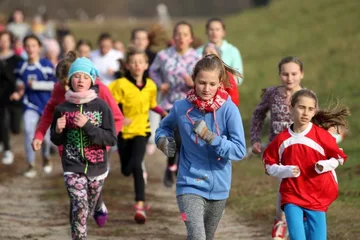 Biegacze z medalami i awansami (zdjęcia, wideo)