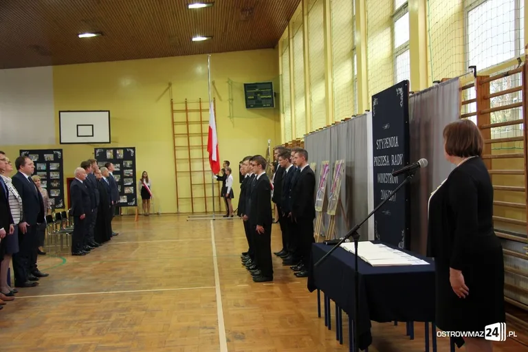 Uczniowie odebrali stypendia Prezesa Rady Ministrów