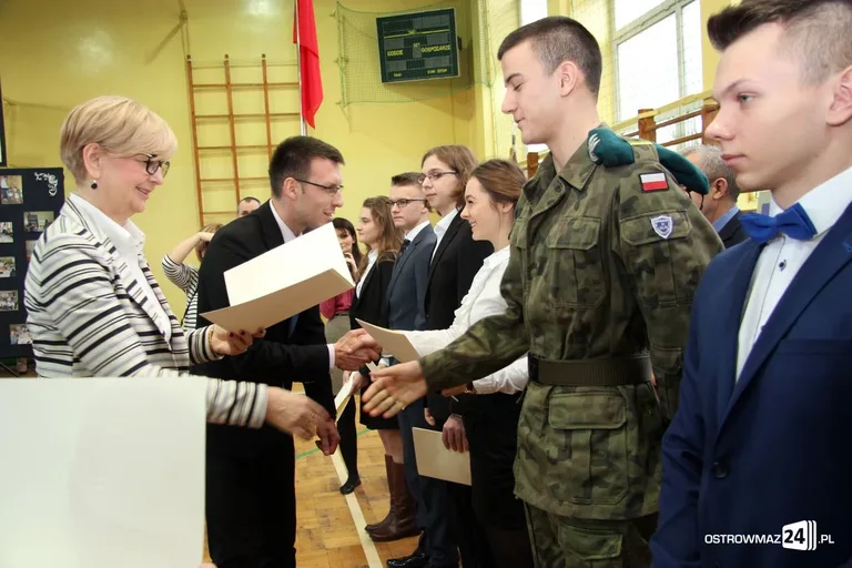 Uczniowie odebrali stypendia Prezesa Rady Ministrów