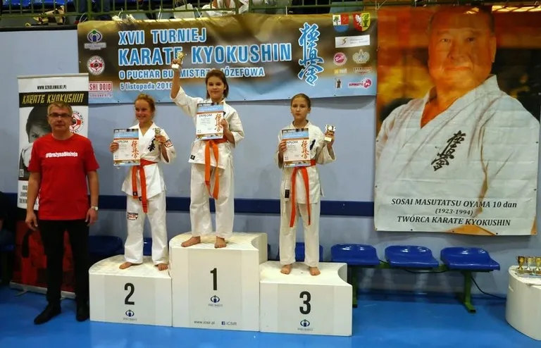 Pięć medali OKKK w Józefowie (zdjęcia)