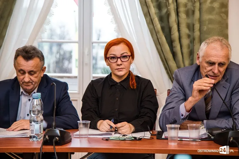 Dyskusje o stypendiach i nasycalni na sesji (zdjęcia)