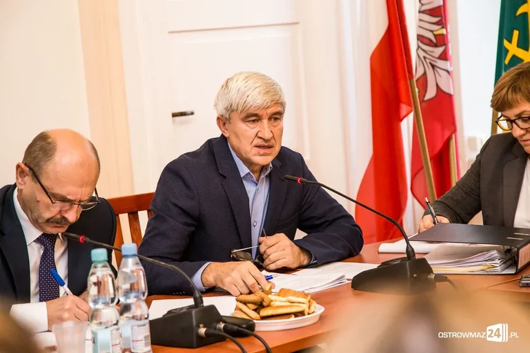 Dyskusje o stypendiach i nasycalni na sesji (zdjęcia)