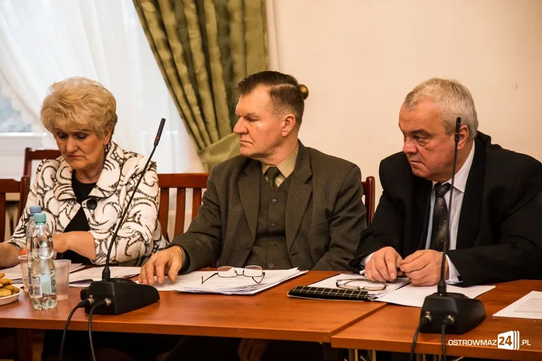 Dyskusje o stypendiach i nasycalni na sesji (zdjęcia)