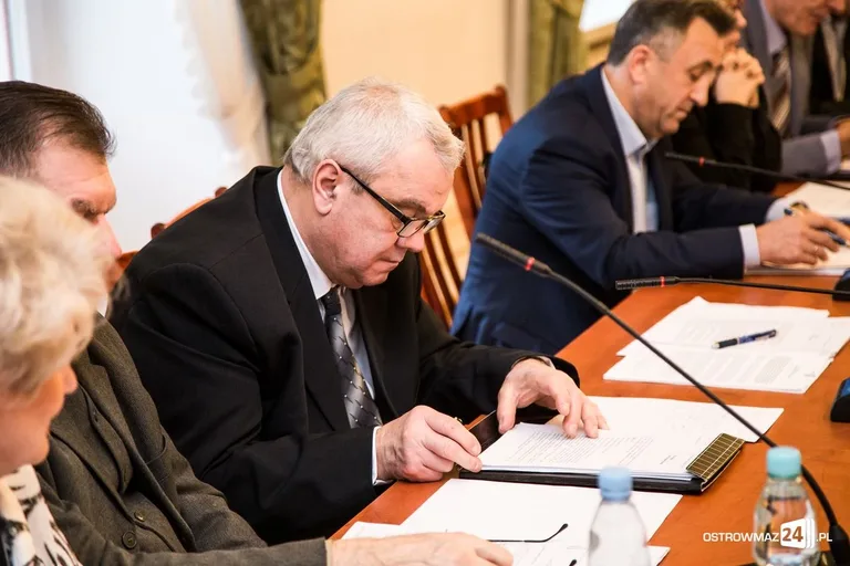 Dyskusje o stypendiach i nasycalni na sesji (zdjęcia)