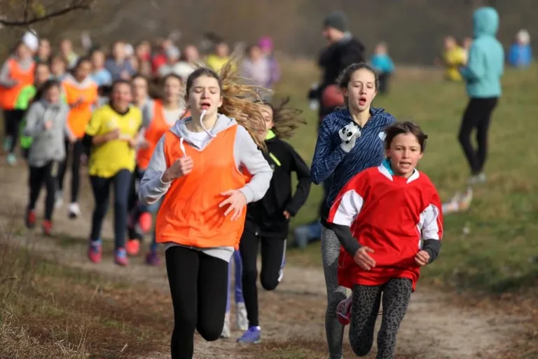 Biegacze z medalami i awansami (zdjęcia, wideo)