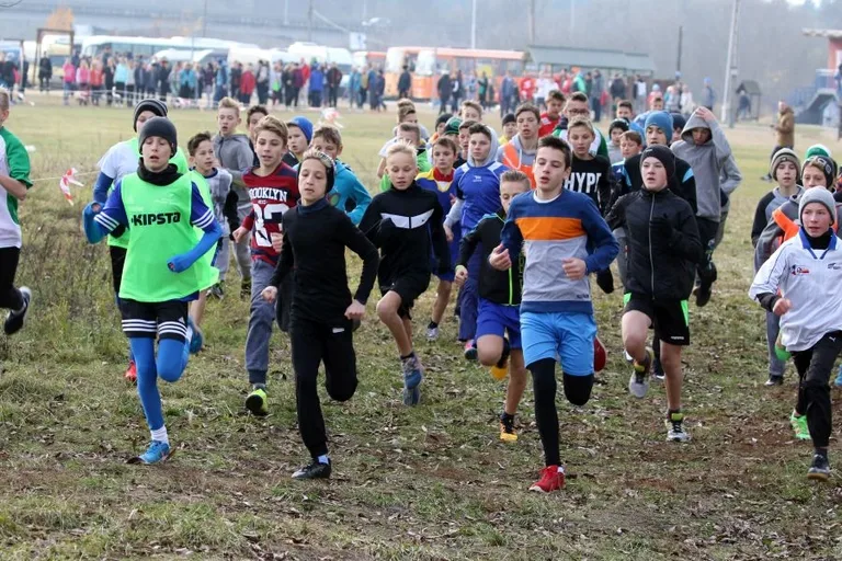 Biegacze z medalami i awansami (zdjęcia, wideo)