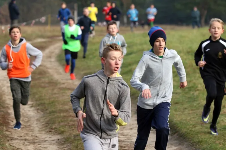 Biegacze z medalami i awansami (zdjęcia, wideo)