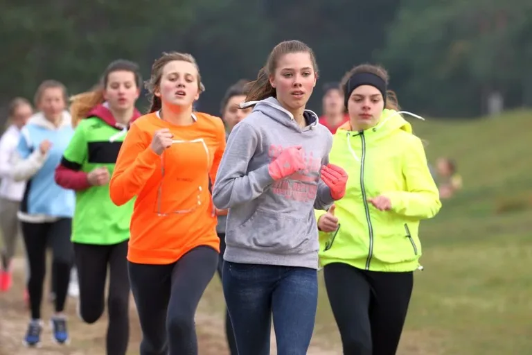 Biegacze z medalami i awansami (zdjęcia, wideo)