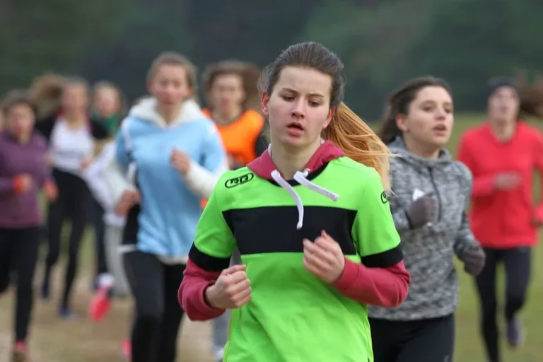 Biegacze z medalami i awansami (zdjęcia, wideo)