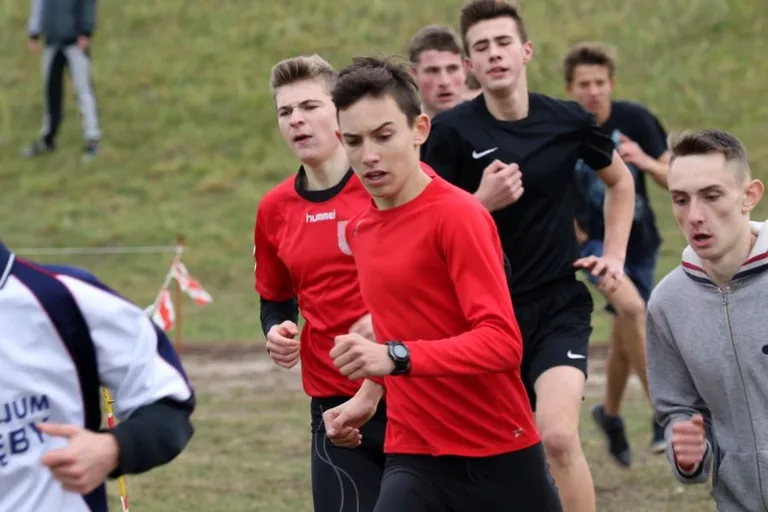 Biegacze z medalami i awansami (zdjęcia, wideo)