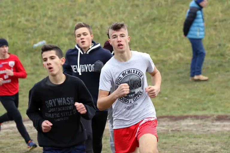 Biegacze z medalami i awansami (zdjęcia, wideo)