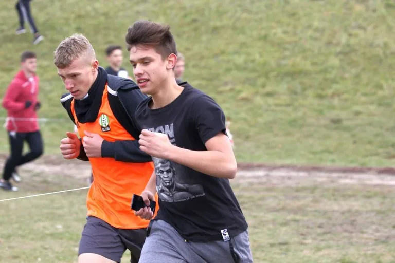 Biegacze z medalami i awansami (zdjęcia, wideo)
