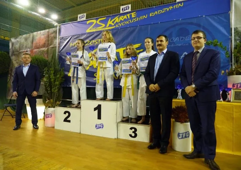 Ostrowscy karatecy w Radzyminie (zdjęcia)