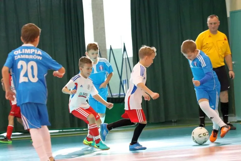 Silna defensywa AMP Gool (zdjęcia, wideo)