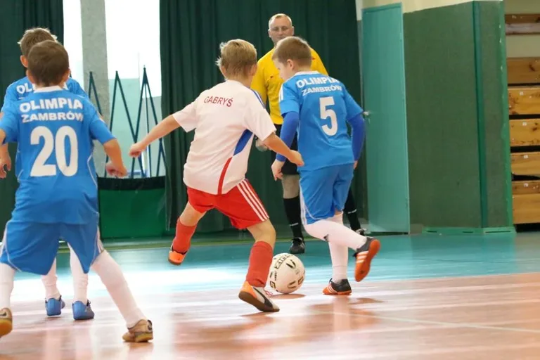 Silna defensywa AMP Gool (zdjęcia, wideo)