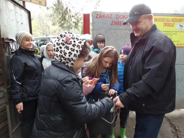 Uczniowie SP nr 1 obchodzili Dzień Zwierzaka (zdjęcia)