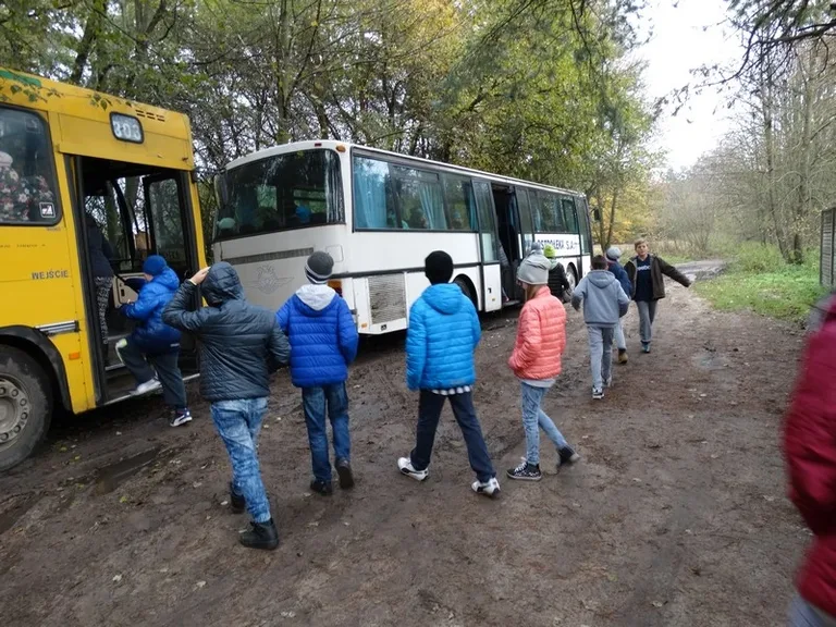 Uczniowie SP nr 1 obchodzili Dzień Zwierzaka (zdjęcia)