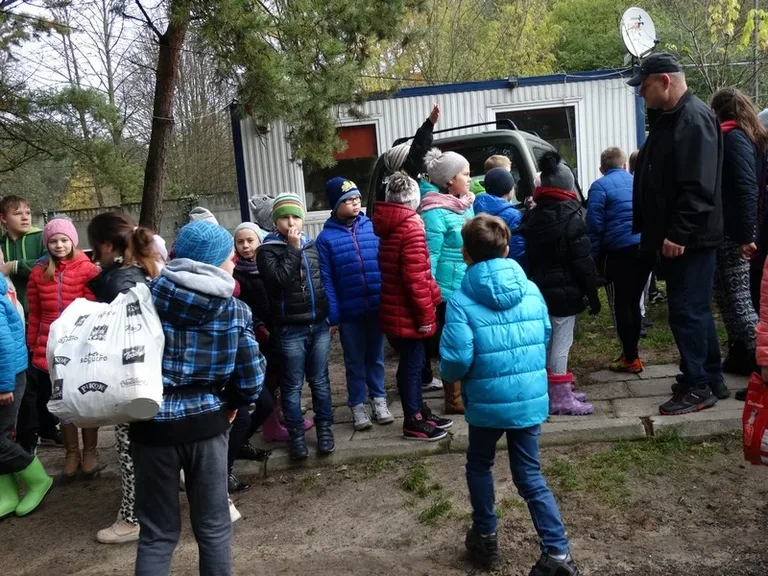 Uczniowie SP nr 1 obchodzili Dzień Zwierzaka (zdjęcia)