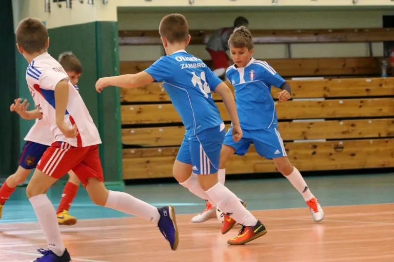 Silna defensywa AMP Gool (zdjęcia, wideo)